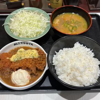 オニオンチーズチキンももかつ定食(松のや 西新宿店)