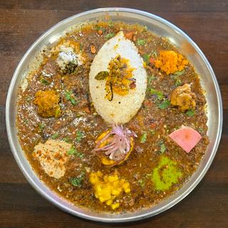 バンバンキーマ ビンダルーたまご(カレー屋バンバン)