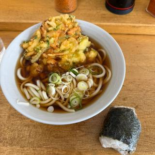 かき揚げうどん　おにぎり