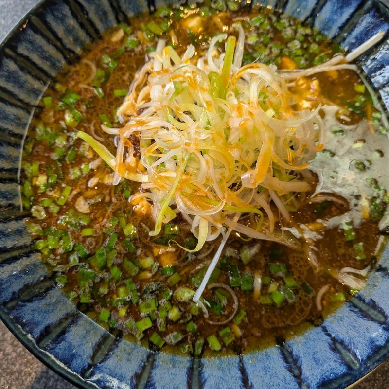 黒胡麻担々麺(123 （ひふみ）)