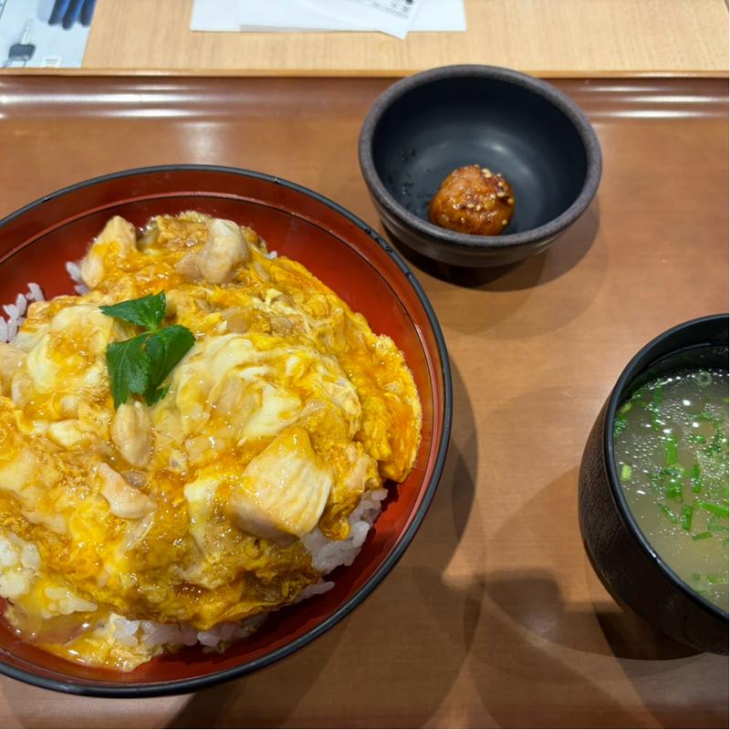 香草美水鶏親子丼(鶏三和 パサール守谷SA上り店 （トリサンワ）)