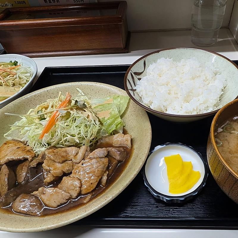 豚肉とレバーの生姜焼き定食(たちばな)