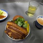 魯肉飯定食(貯水葉)