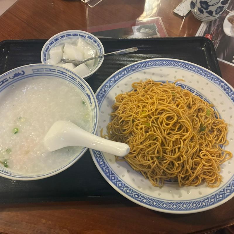 カキソース和えソバとエビ入おかゆ(嘉賓)