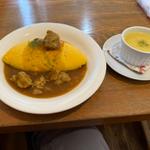 チキンカレーオムライス S (サラダorコーンスープ、ドリンクセット)(みるくカフェ )