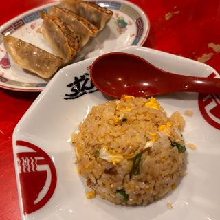 Bセット（チャーハン小+ギョーザ4個）