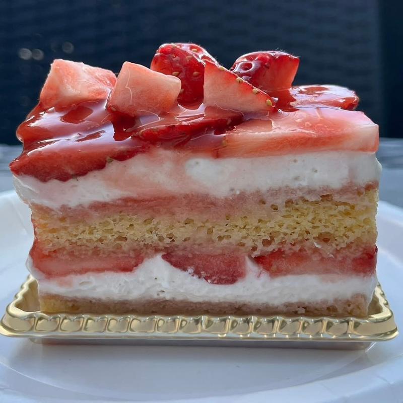苺のショートケーキ(イル・プルー・シュル・ラ・セーヌ)