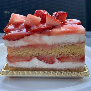 苺のショートケーキ(イル・プルー・シュル・ラ・セーヌ)