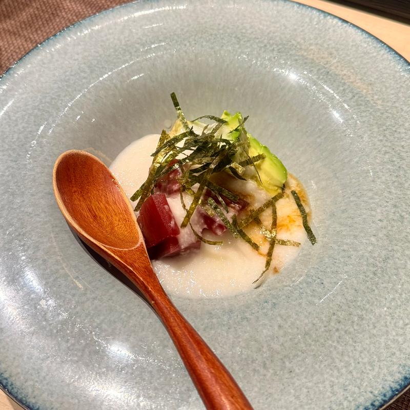 まぐろとアボカドの山かけ(意気な寿し処 阿部 青山店)