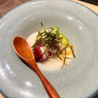 まぐろとアボカドの山かけ(意気な寿し処 阿部 青山店)