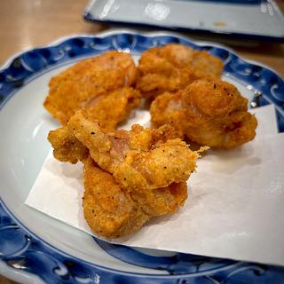鶏もも唐揚4個(磯丸水産 名駅柳橋店)