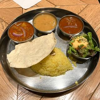 選べるランチカレープレートカレー3種