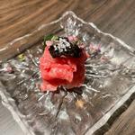 ユッケ キャビア添え