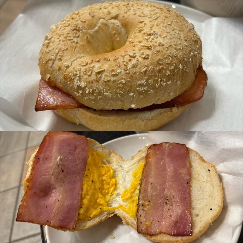 ベーコンエッグチーズベーグルサンド(スターバックスコーヒー 青葉台東急スクエア店)