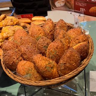 コーンクリームパン(イスズベーカリー 元町店)