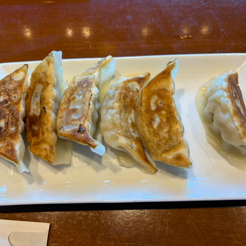 肉餃子(6個)(美味餐庁 （メイ ウェイ サン チン）)