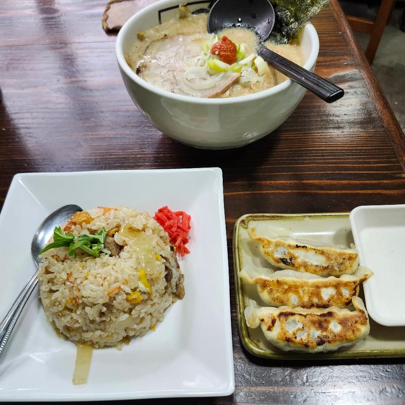 チャーハンギョウザセット(追風丸 久茂地店 （はやてまる）)