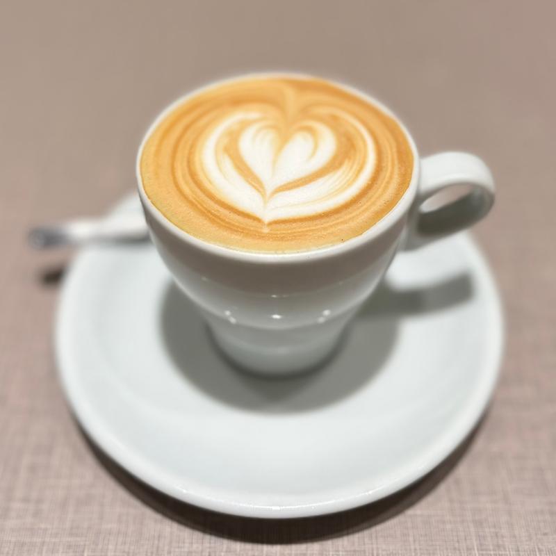 フラットホワイト(オールプレス・エスプレッソ 虎ノ門 カフェ)