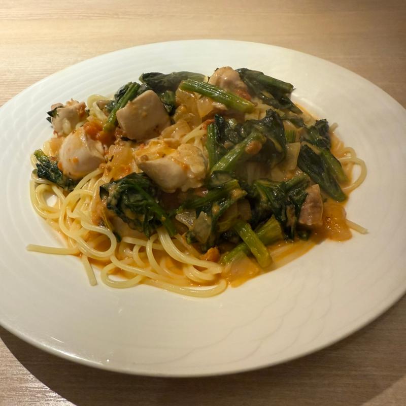 チキンとほうれん草トマトクリームソース(スパザウルス - パスタ)