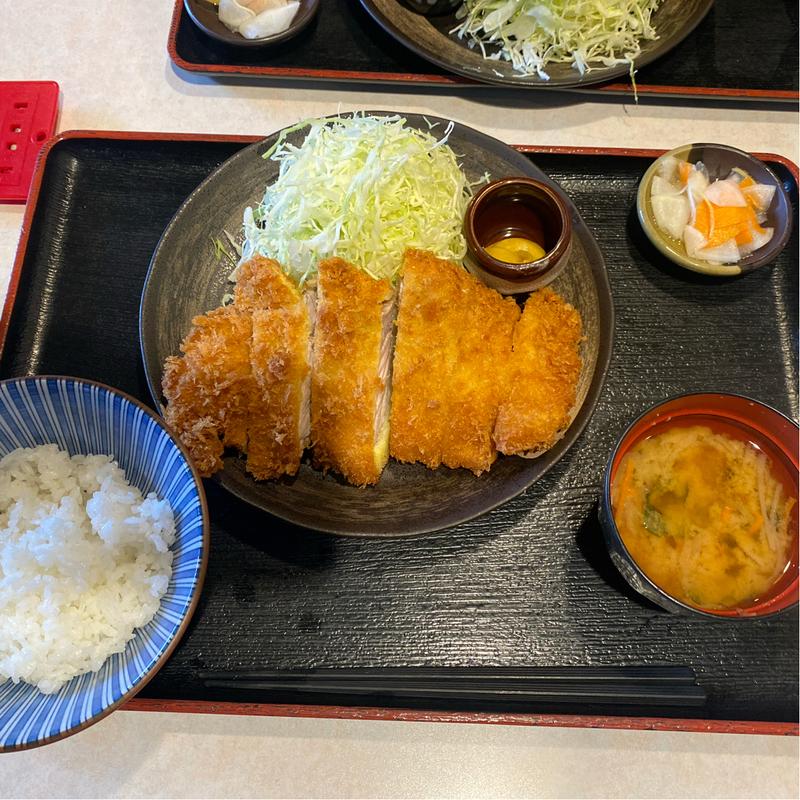 ランチロースかつ定食(こぶたや)