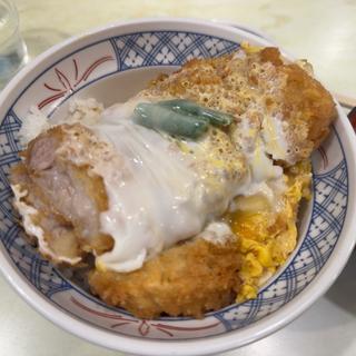カツ丼(味噌汁つき)