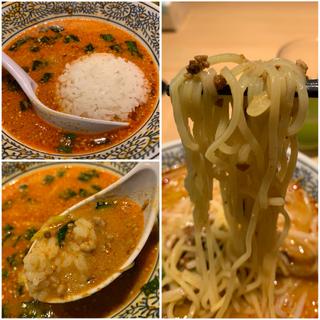 ゴマたっぷり白胡麻担々麺