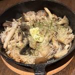 キノコのガーリックバターソテー