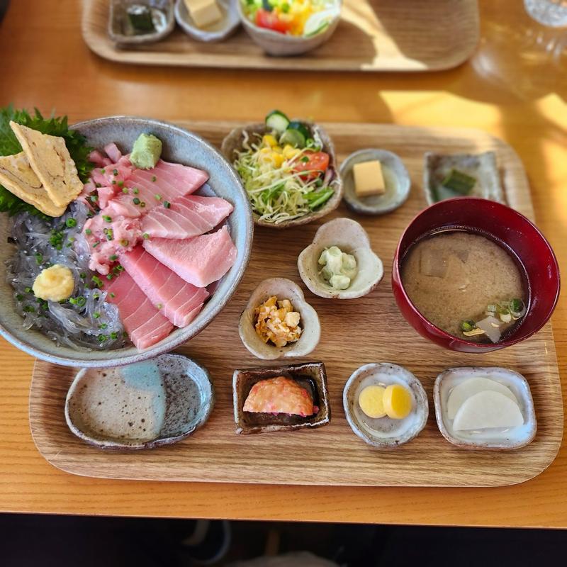 生しらすまぐろ丼(大漁丸直売所 )