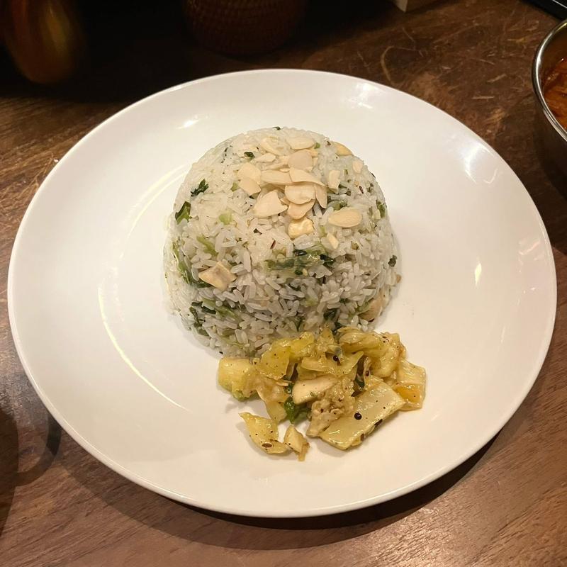 野沢菜とナッツのライス(スパイスキッチンムーナ)
