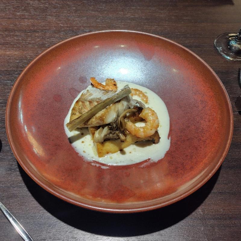 鱸のポワレ(キュイジーヌ フランセーズ ラ・シャンス （cuisine francaise LA CHANCE）)