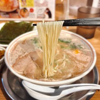 月見チャーシューメン(三代目 博多だるま)