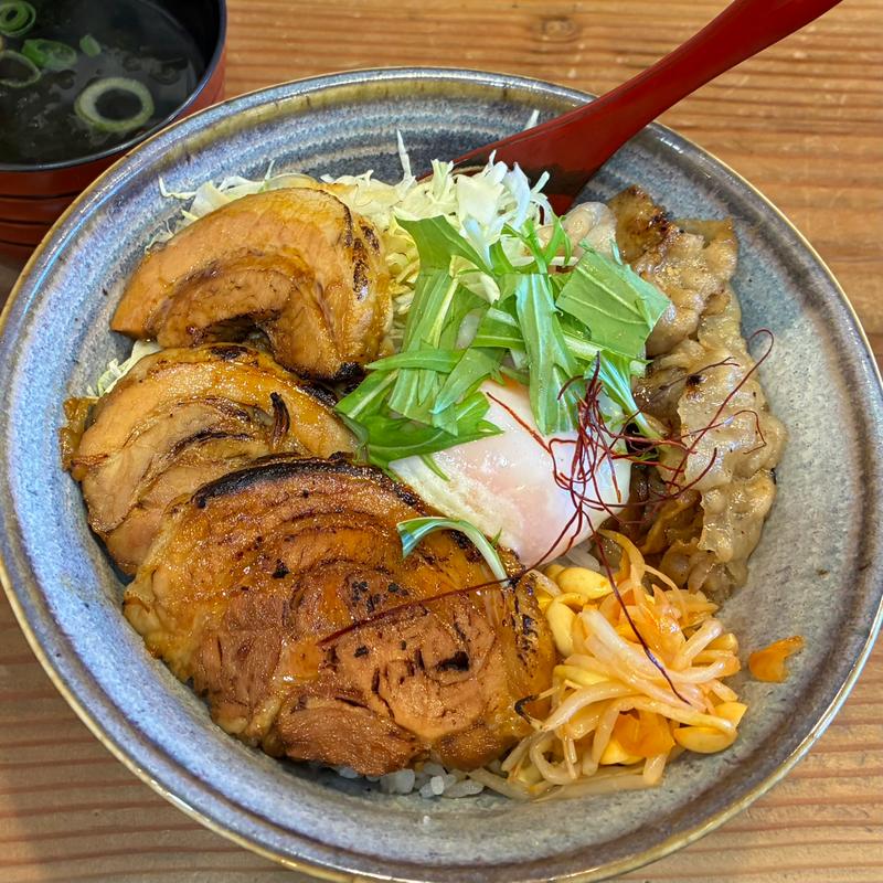 ittaの名物丼(lunch itta)