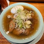 中華そば　茹で卵スライス