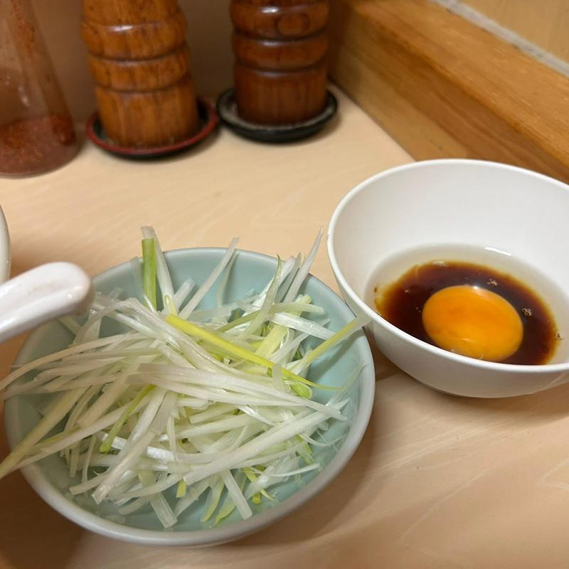 生卵 ねぎ(自家製ラーメン大者 （DAIJA）)