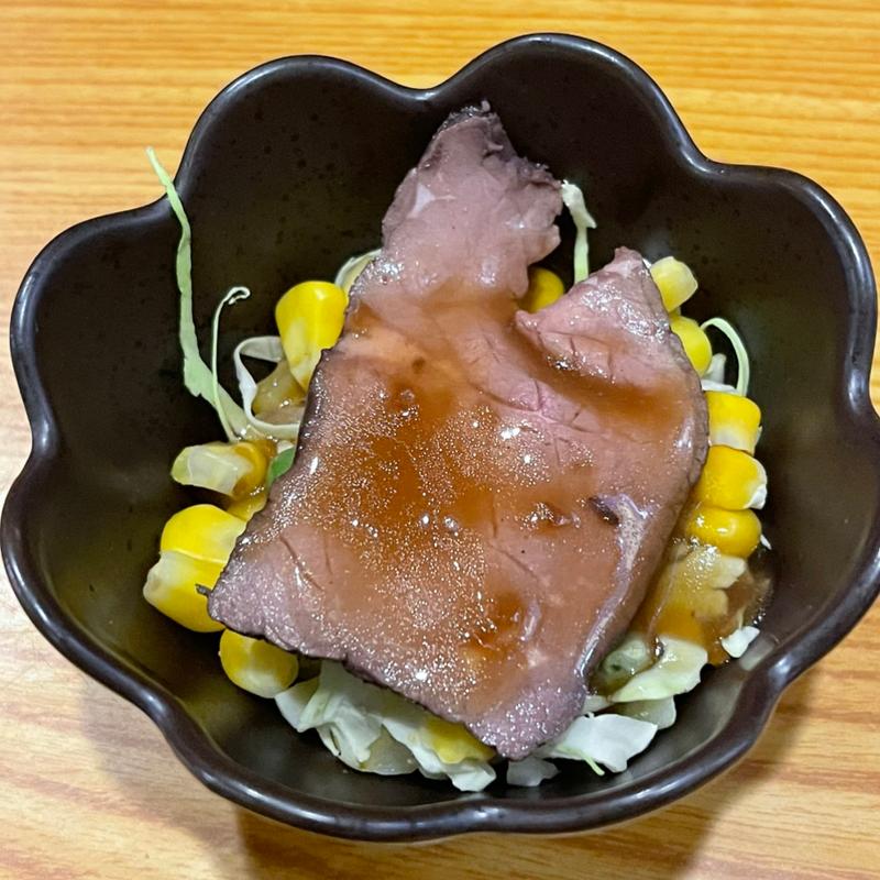 お通し　ローストビーフサラダ(武州うどんあかね&みどりダイニング)