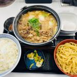 牛肉玉ラーメン鍋膳（とんこつ）(吉野家 千早東店)