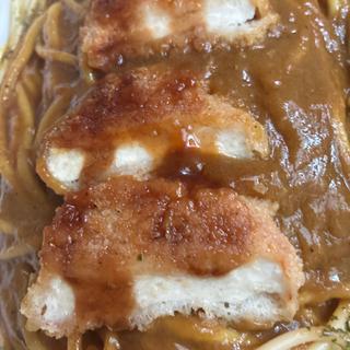 大盛りチキンカツカレーパスタ(セブン-イレブン 札幌北５条西６店)