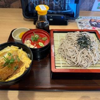 ざる蕎麦とミニカツ丼のセット(うちだ屋 多々良店 )