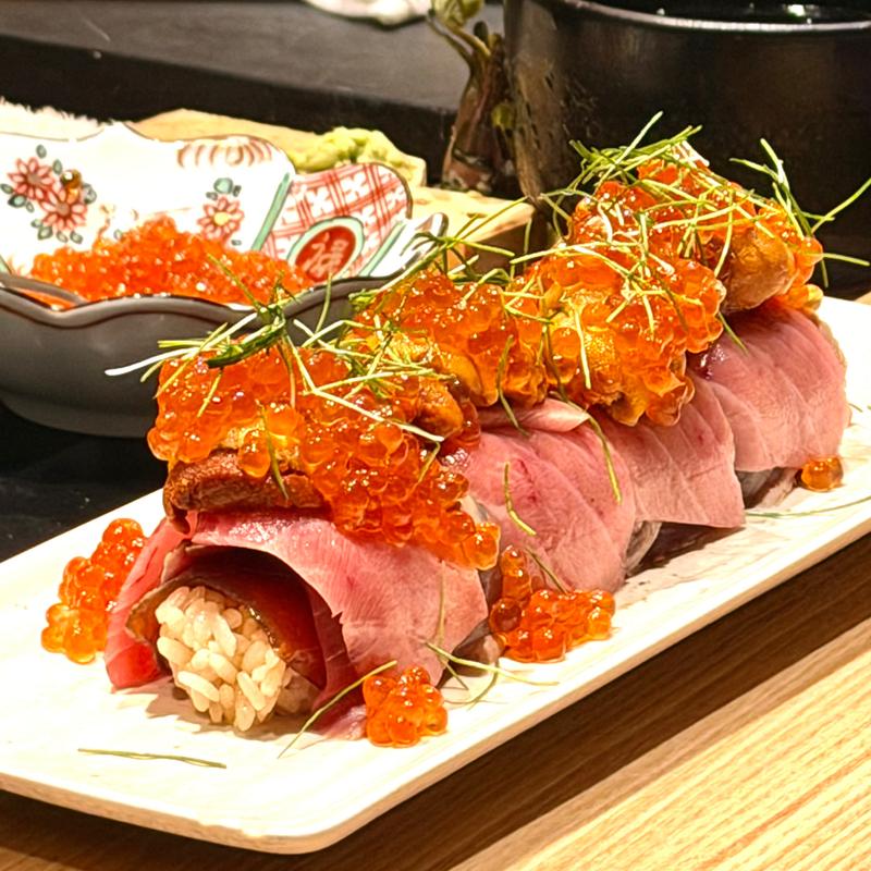 鮪三重奏棒握り　(鮨 Suntos（サントス）)