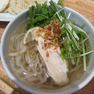 ミニ鶏肉のフォー（セット）(海南鶏飯食堂 イオンモール広島府中)