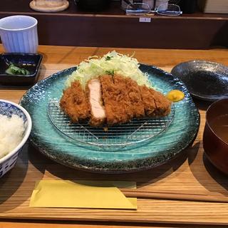 ロースカツ定食(とんかつ 大福)