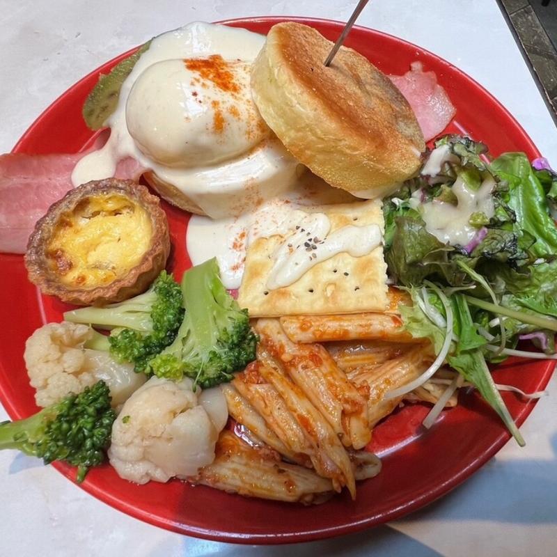 エッグベネティクトランチ(バール　ヴィータ)