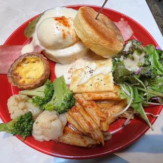 エッグベネティクトランチ