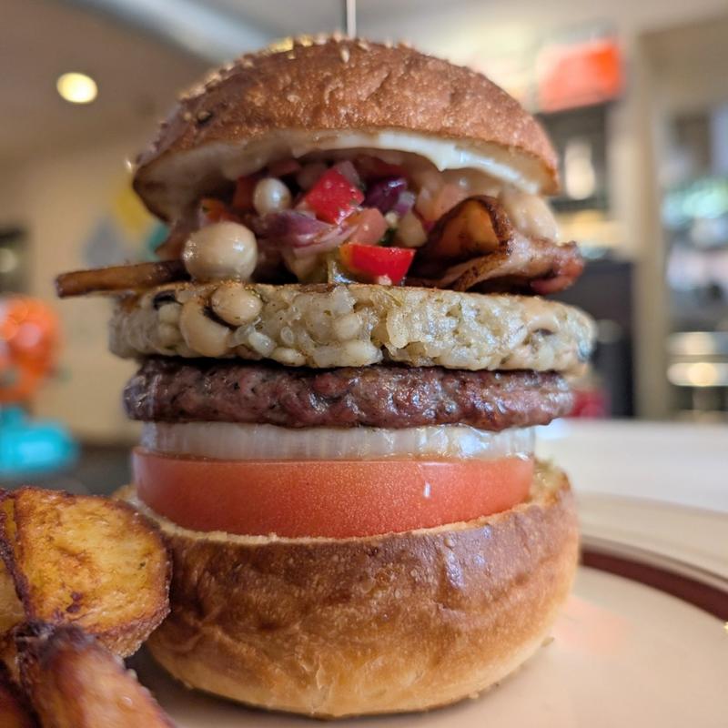 TEXAS HOPPIN JOHN BURGER(ネイバーズ ダイナー)