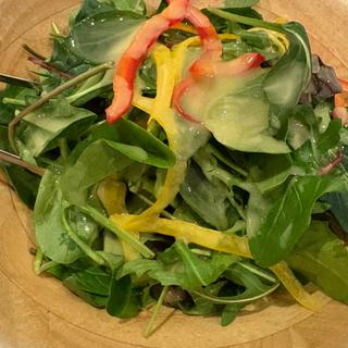 有機野菜グリーンサラダ～トリュフドレッシング～(熟成和牛ステーキグリルド エイジング・ビーフ TOKYO新宿三丁目店)