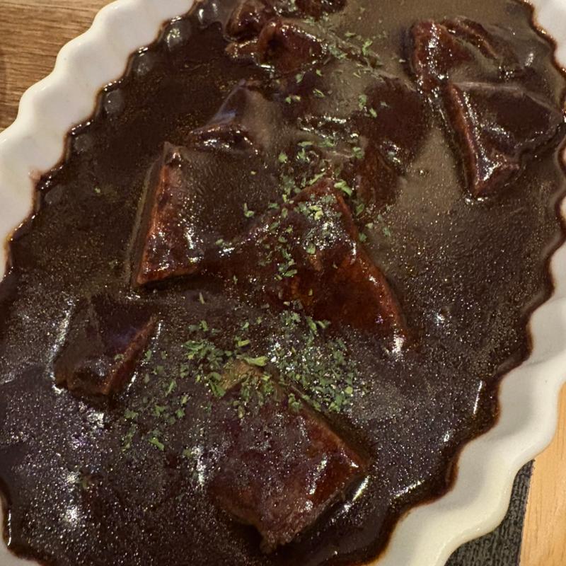 黒デミビーフシチュー・バケット(熟成和牛ステーキグリルド エイジング・ビーフ TOKYO新宿三丁目店)