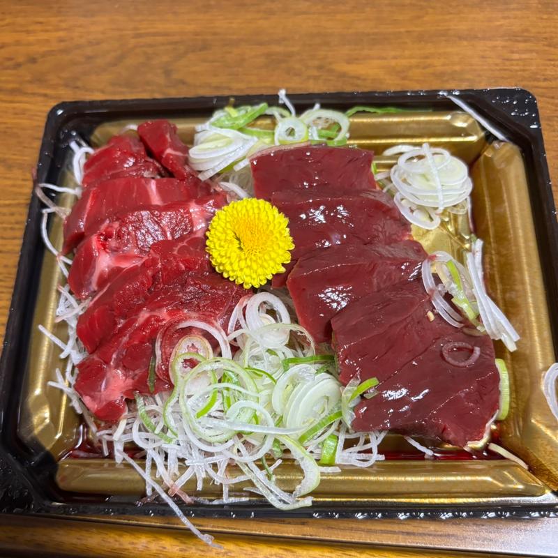 ナガスクジラの赤身と心臓の刺身(スガキヤ フィール南岡崎店)