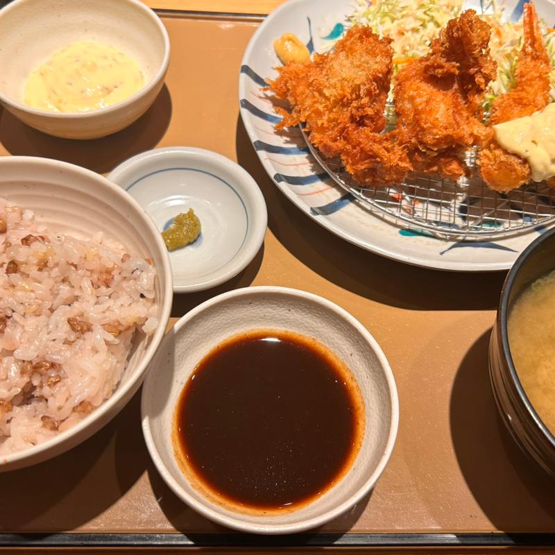 タルタルとりかつエビフライ定食(やよい軒 日野店)
