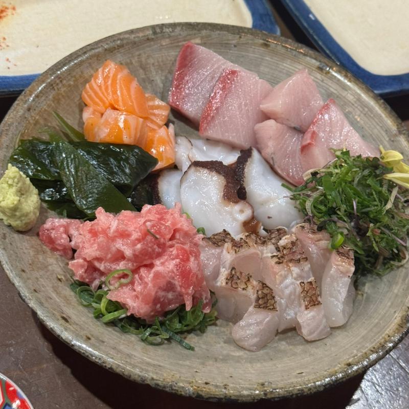 刺し身 盛り合わせ(世界 居酒屋 鉄板焼き イカ焼き)