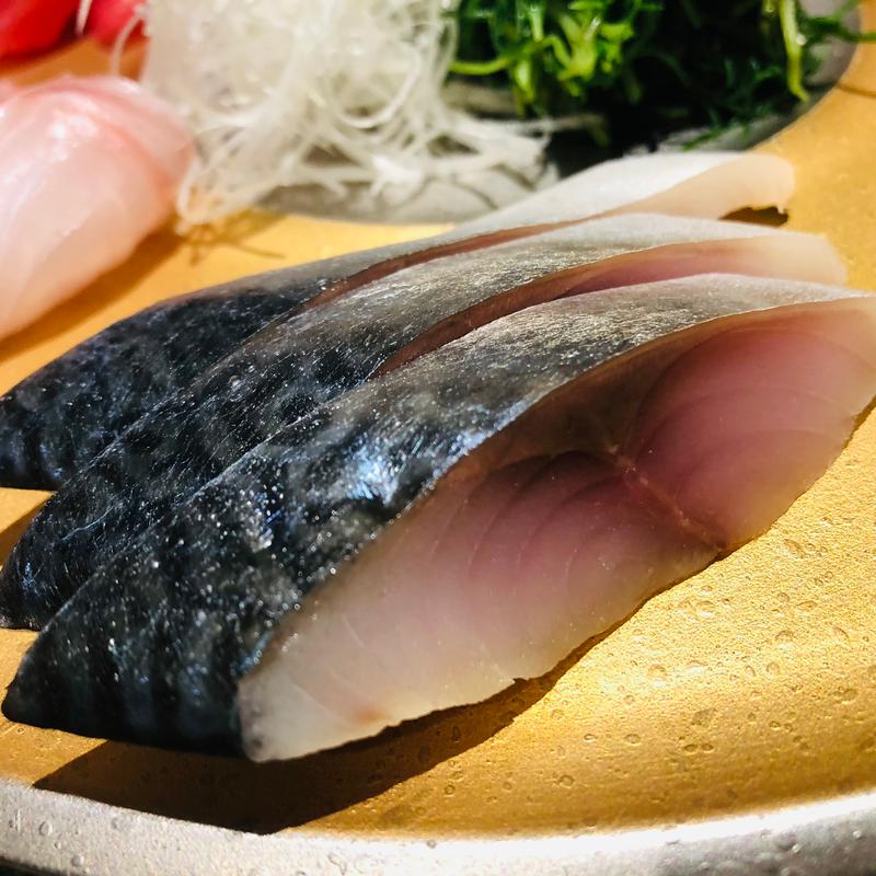 〆鯖_冬のお造り盛り合わせ(一献 すだち)